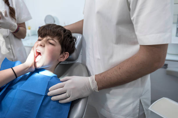 Best Emergency Tooth Extraction in Tladega, AL
